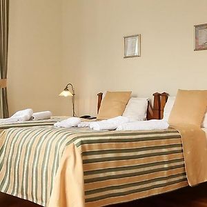 Deluxe Zimmer mit Kingsize-Bett